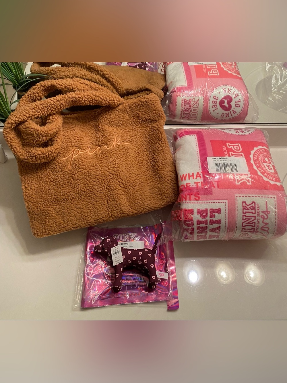 PINK Victoria's Secret Sherpa Tote and Blanket with Dog